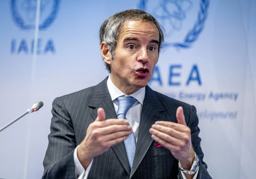 الورقة الأخيرة.. تفاصيل الخطة الأمريكية لسرقة المخزون النووي الإيراني 26 رافائيل غروسي يؤكد أن "الكثير من القدرات النووية لإيران نجت" من الهجمات