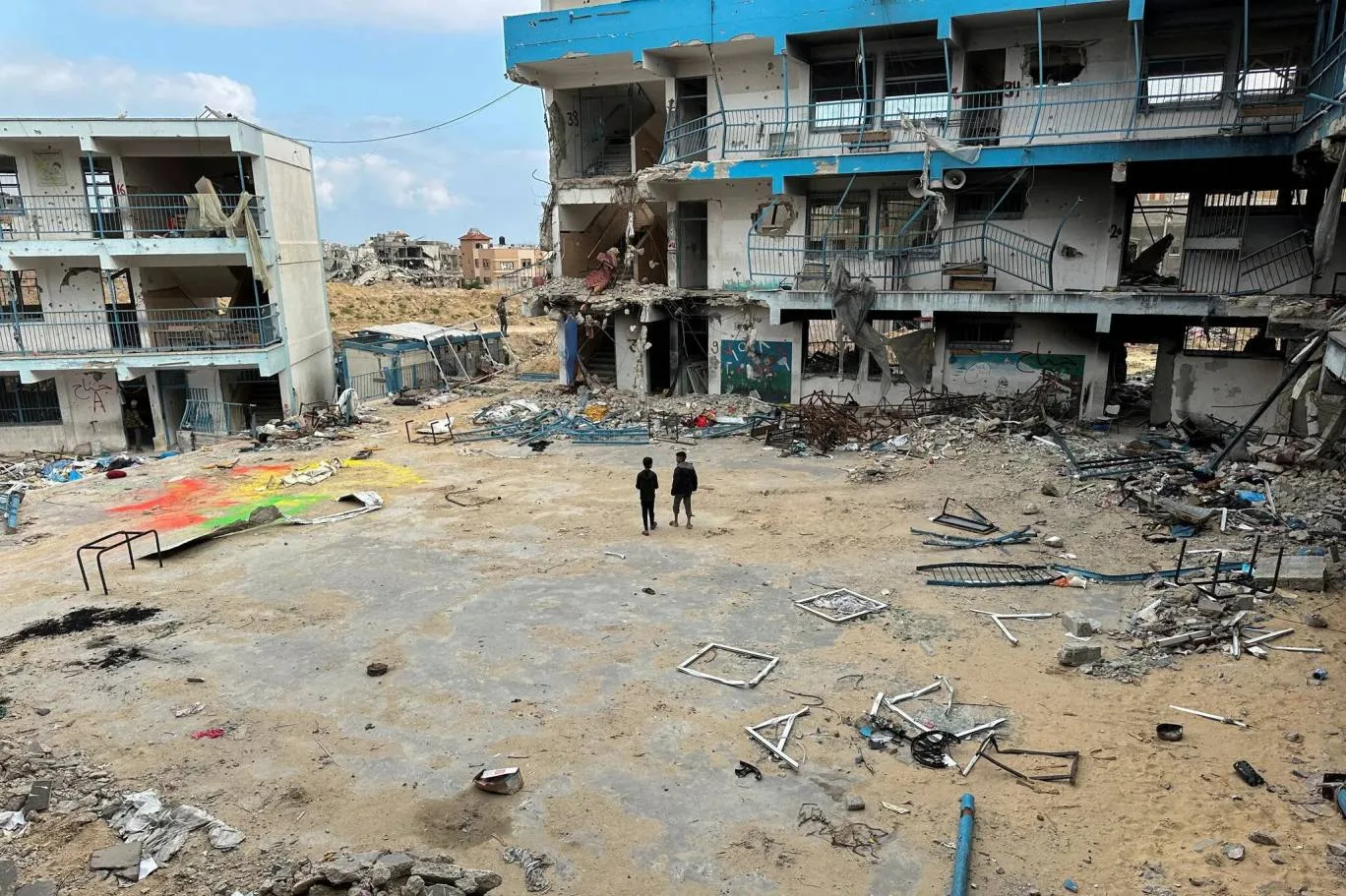 A Generation Fighting to Survive Twice: Gaza’s Children Between Work and School 28 نون بوست