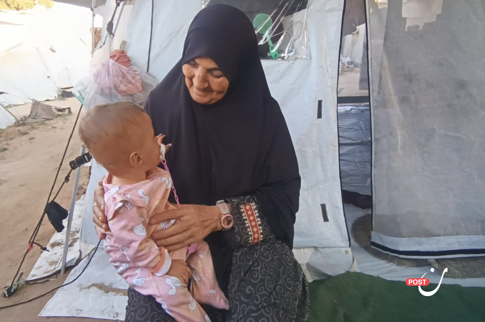 “Help Us, Umm Saleh!” A 60-Year-Old Midwife Brings Life into the Tents and Rubble of Gaza 32 نون بوست