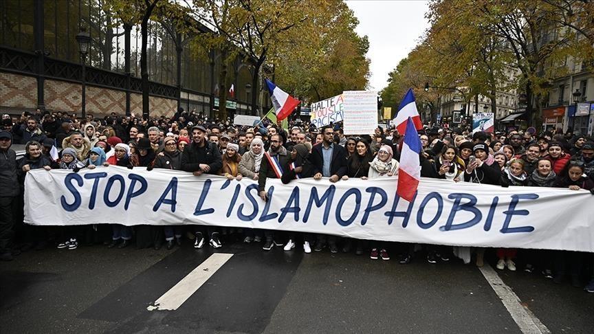 Macron and the Hijab: Has Islamophobia Reached Childhood? 32 نون بوست