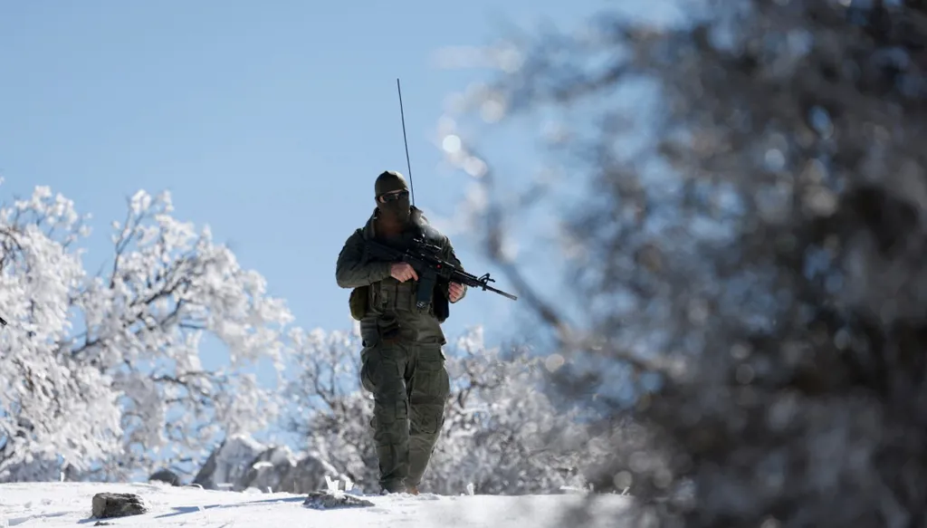 هل تتدخل سوريا في نزع سلاح حزب الله؟ 27 نون بوست
