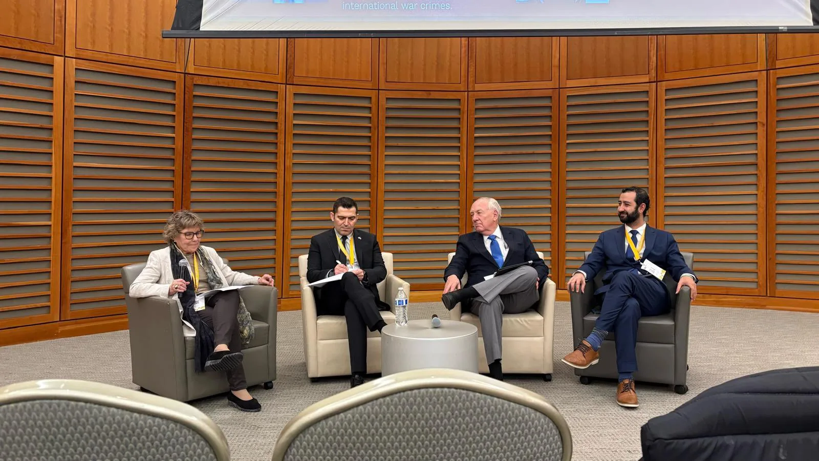 كيف يُموَّل اللوبي السوري في أمريكا؟ 26 نون بوست