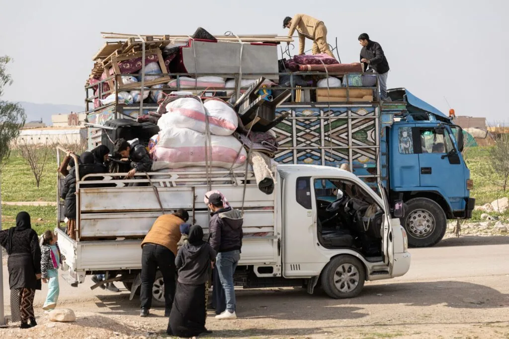 على الحدود السورية-اللبنانية: عودة اللاجئين تُوقظ رغبة الانتقام من حزب الله 27 نون بوست