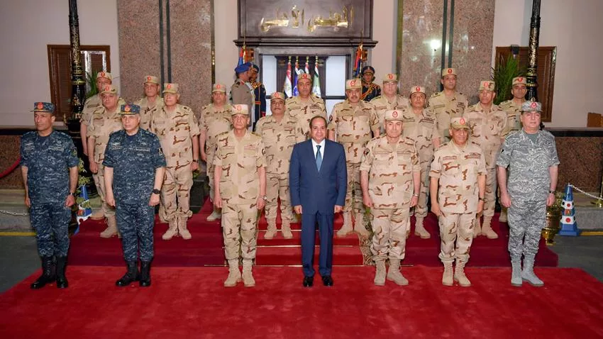 A Bottomless Fall: How El-sisi Perpetually Reproduces Egypt's Economic Crisis 46 نون بوست