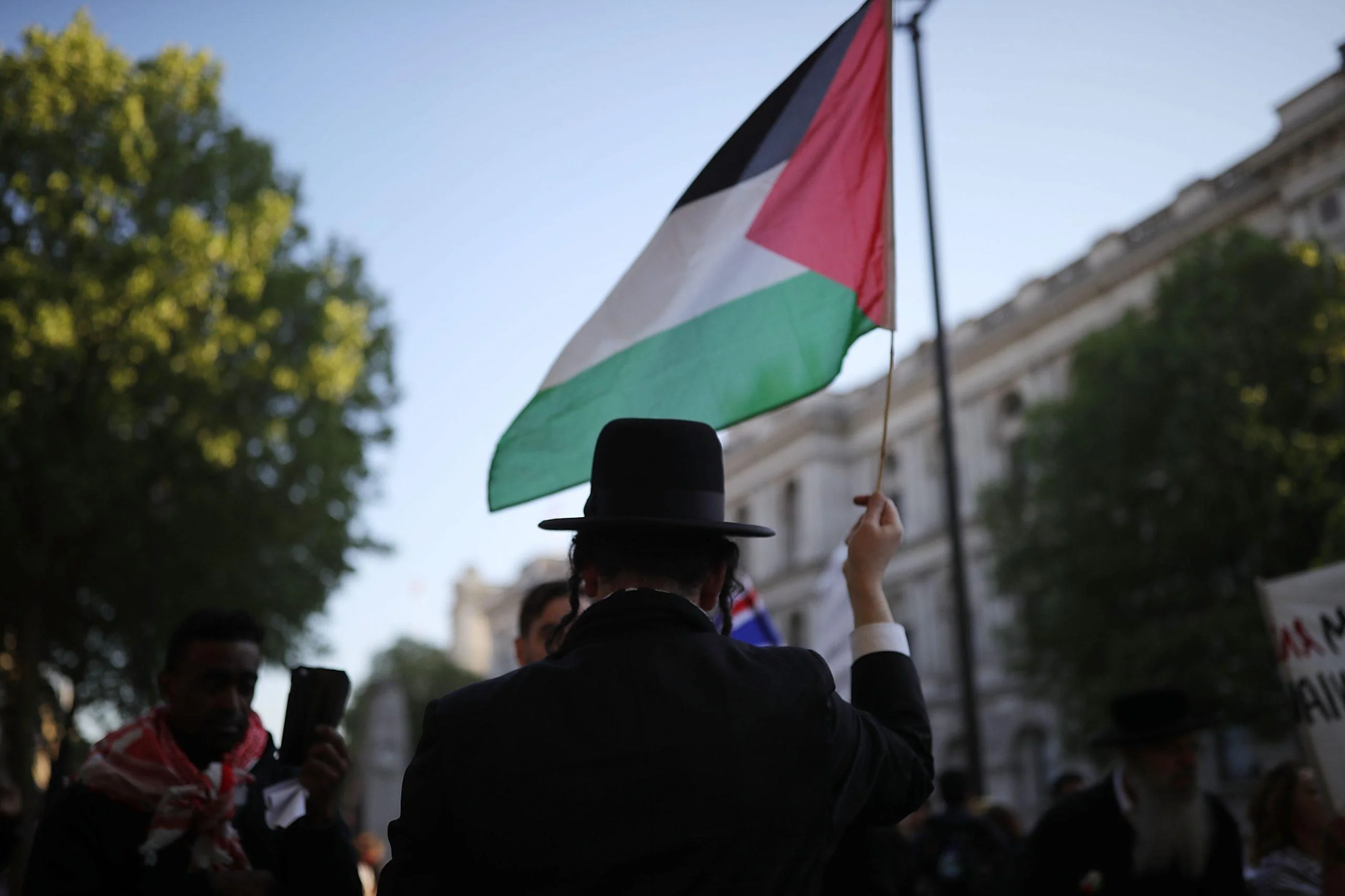 The Story of Neturei Karta: The Jews Who Stand with Palestine Against “Israel” 32 نون بوست