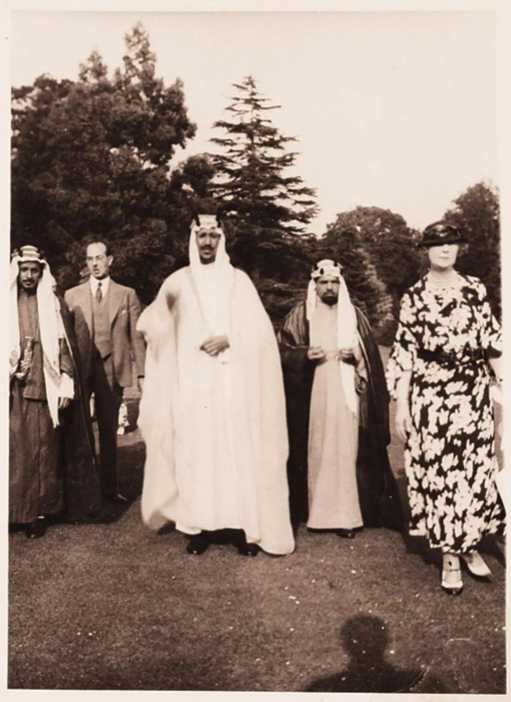 The Extraordinary Journey of Lady Evelyn Cobbold to Mecca 43 نون بوست