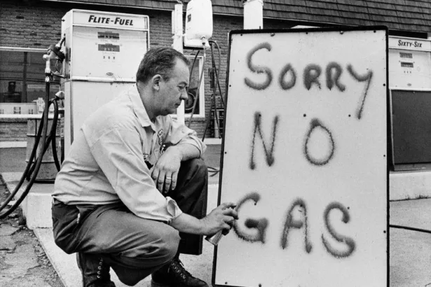 من 1973 إلى 2026.. هذه أكبر أزمات النفط في التاريخ