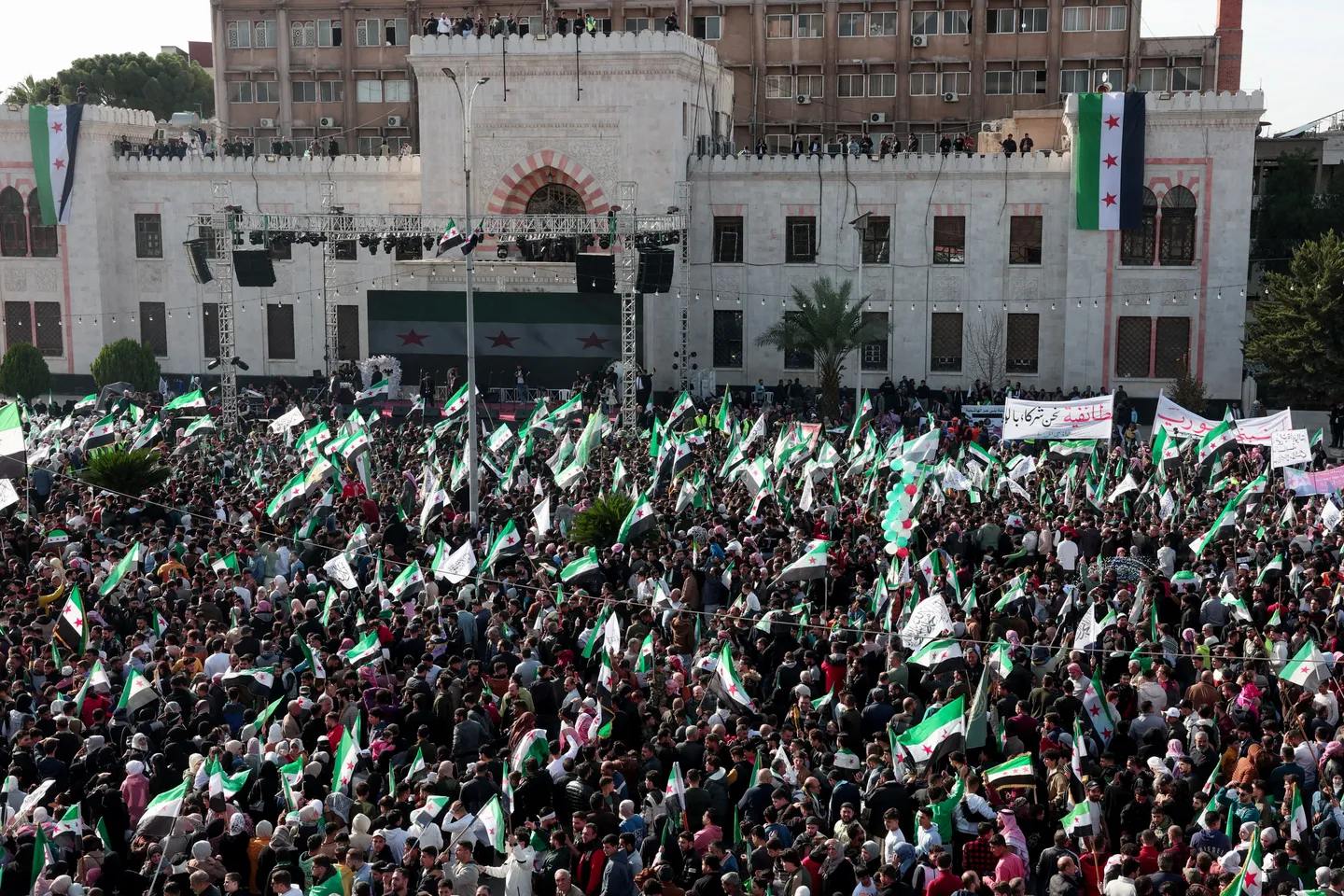 The Moment of Liberation from Exile 34 نون بوست