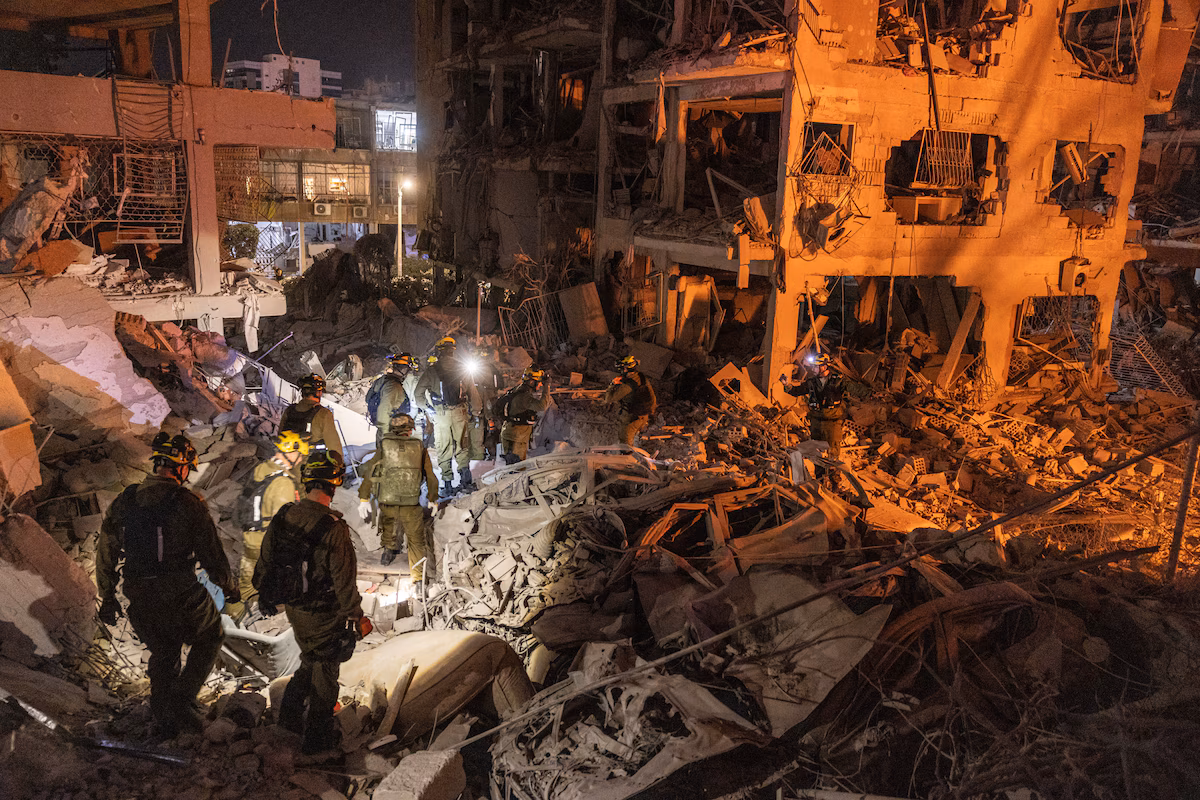 Iran Strikes Back: Containing Israel, Avoiding Washington 28 نون بوست