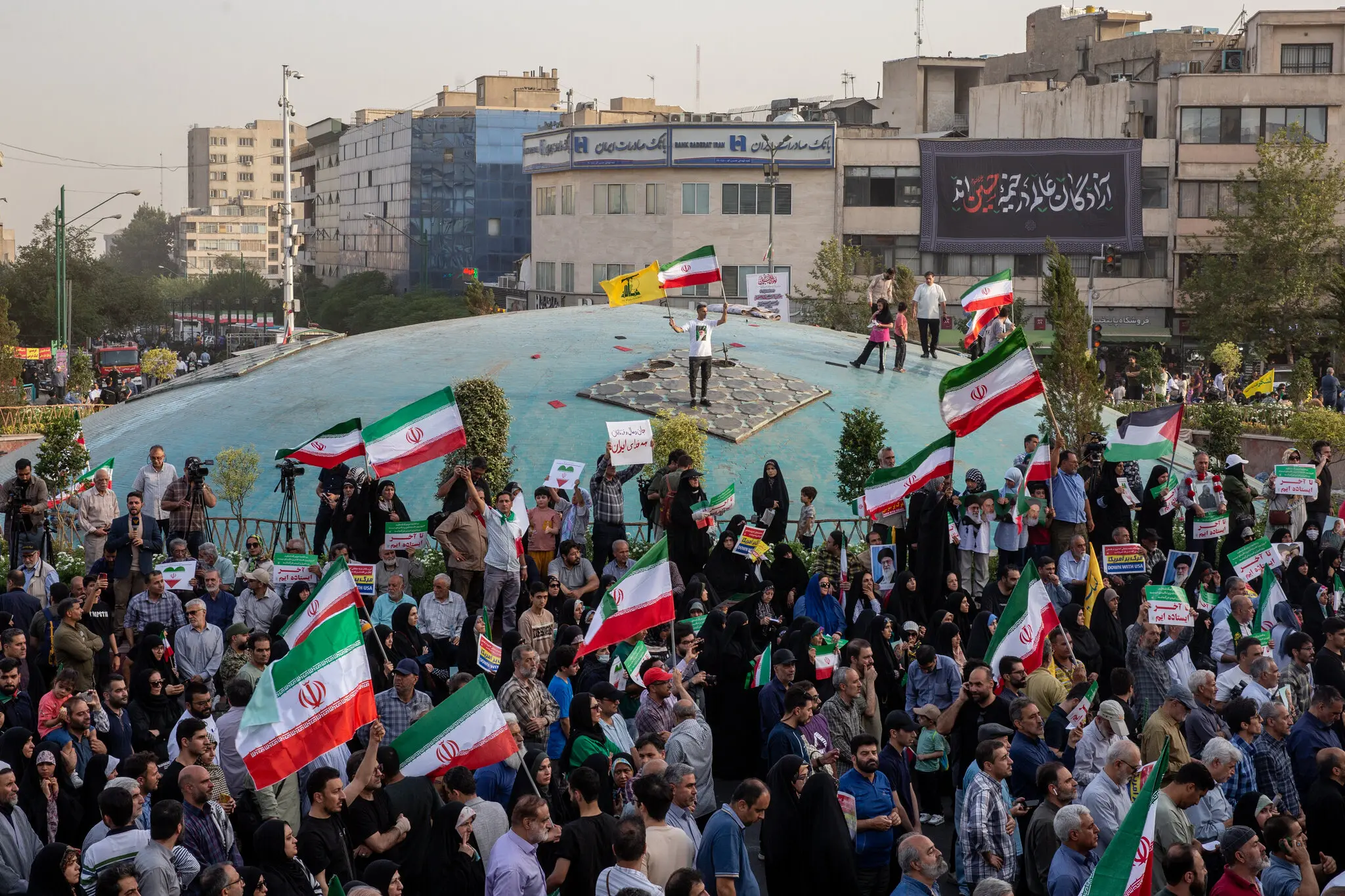 تعيين ذو القدر: تعميق حضور الحرس الثوري في بنية القرار الإيراني 28 نون بوست