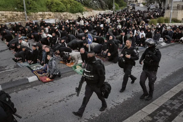 إغلاق الأقصى.. اختبار للسيطرة وتغيير قواعد المكان