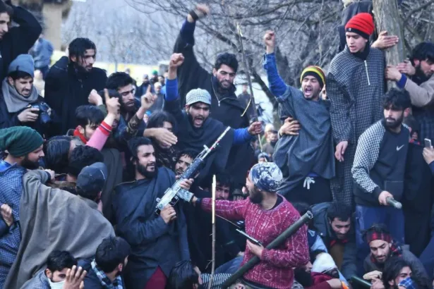 Between Bullets and Politics… How Armed Groups Exploded Kashmir’s Chronic Conflict