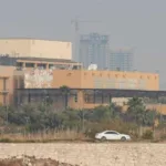 استهداف السفارة الأمريكية في بغداد.. هل يدخل العراق الحرب رسميًا؟