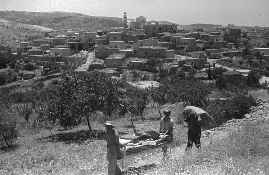 On the Threshold of the Nakba: The Carried Memory in the Moment of Expulsion 43 نون بوست