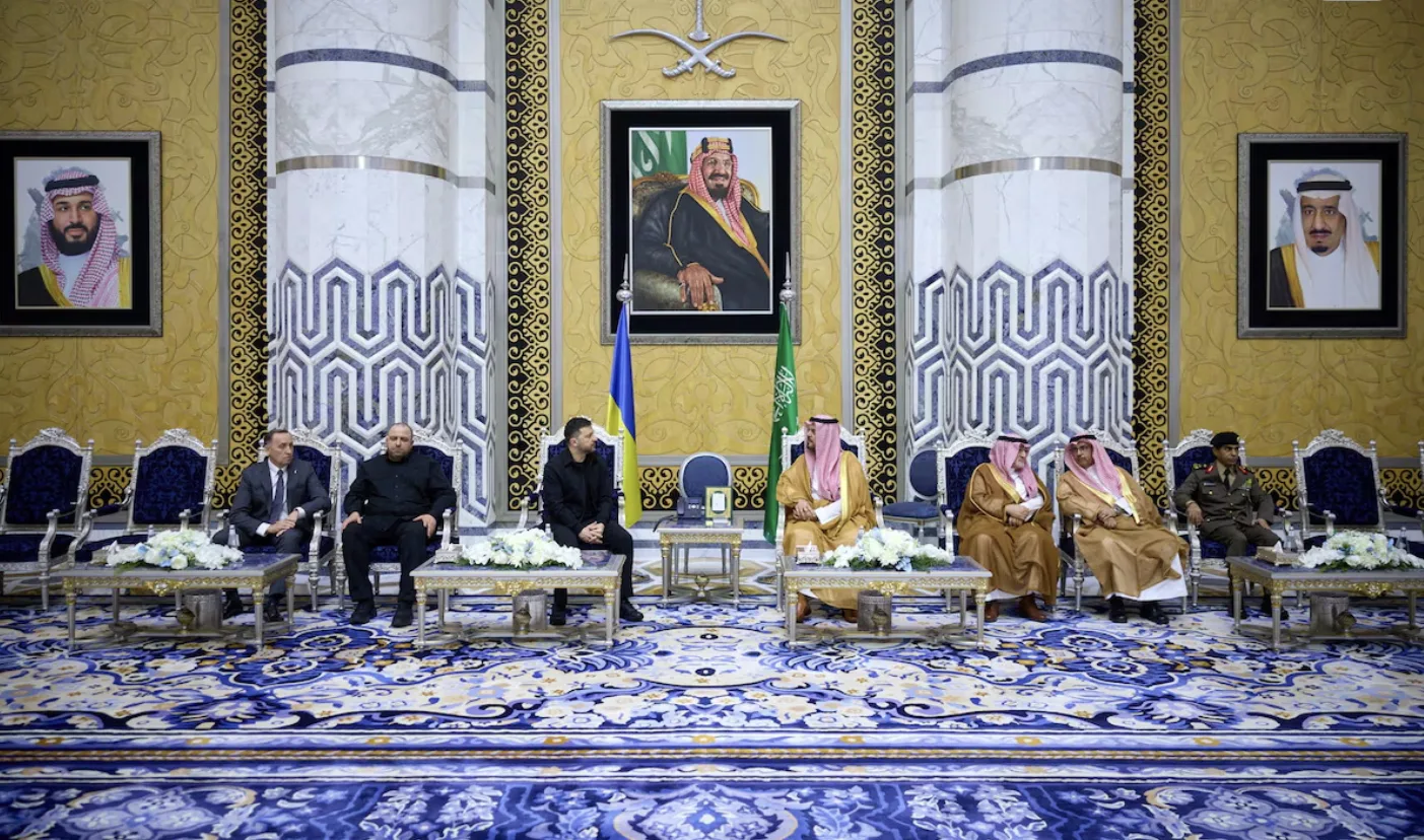 ما بعد المظلّة الأميركية: لماذا تتحرك الرياض دفاعيًا في كل الاتجاهات؟ 30 نون بوست