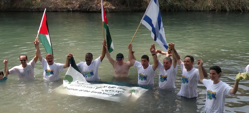 تحت غطاء البيئة.. كيف تُجنّد "إيكو بيس" النخب العربية لصالح إسرائيل؟ 29 نون بوست