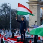 زعيم المعارضة في المجر بيتر ماجيار أنهى 16 عاماً من هيمنة رئيس الوزراء فيكتور أوربان