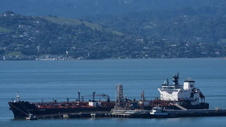 اختناق هرمز يفتح السباق.. ما الممرات البديلة وما موقع تركيا منها؟