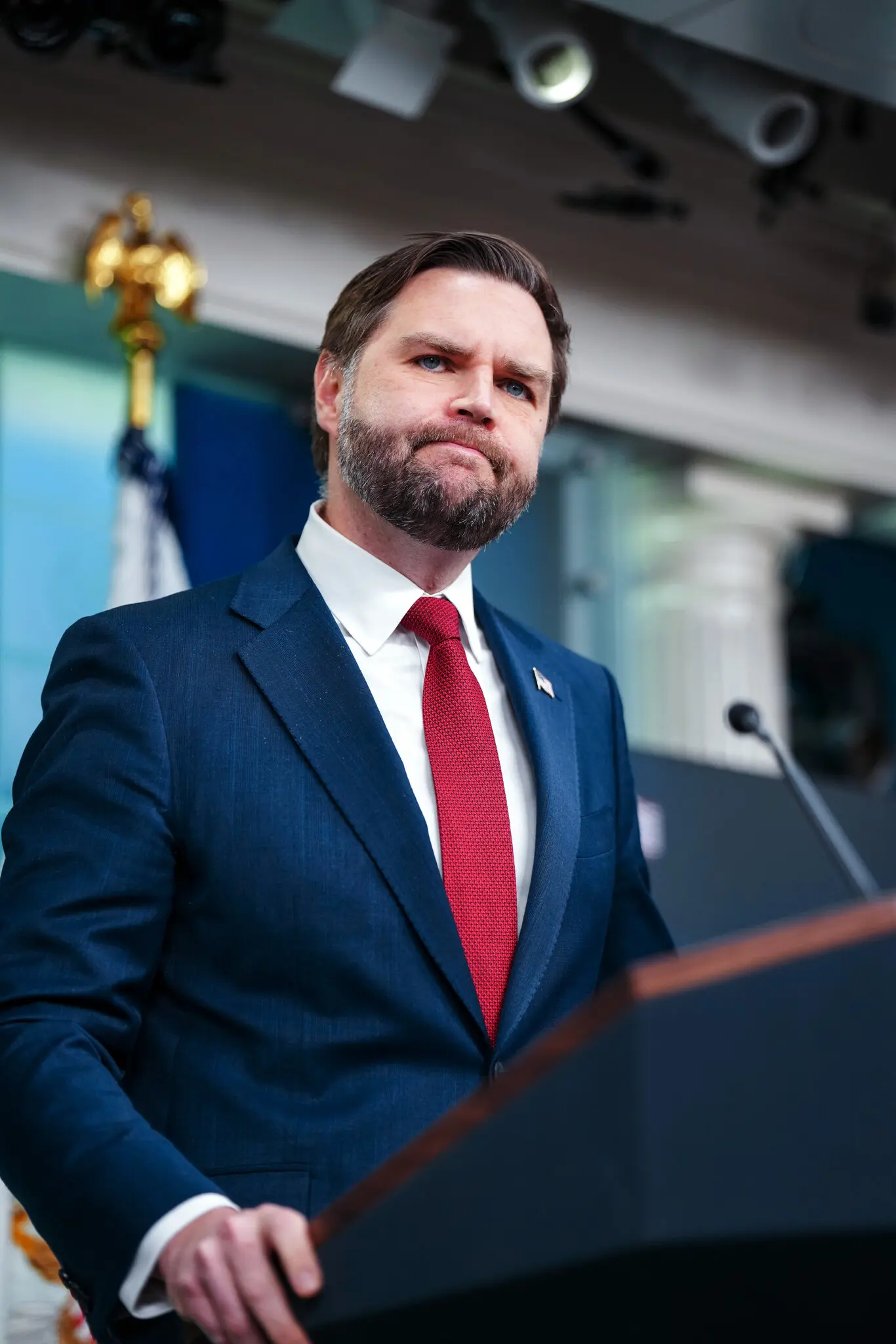 كيف جرّ ترامب الولايات المتحدة إلى الحرب مع إيران؟ 32 نون بوست