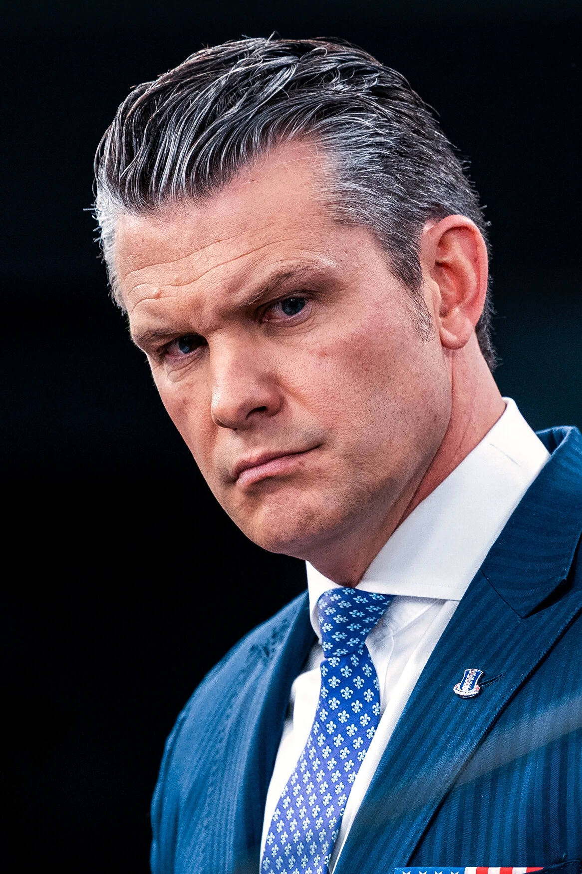 كيف جرّ ترامب الولايات المتحدة إلى الحرب مع إيران؟ 33 نون بوست