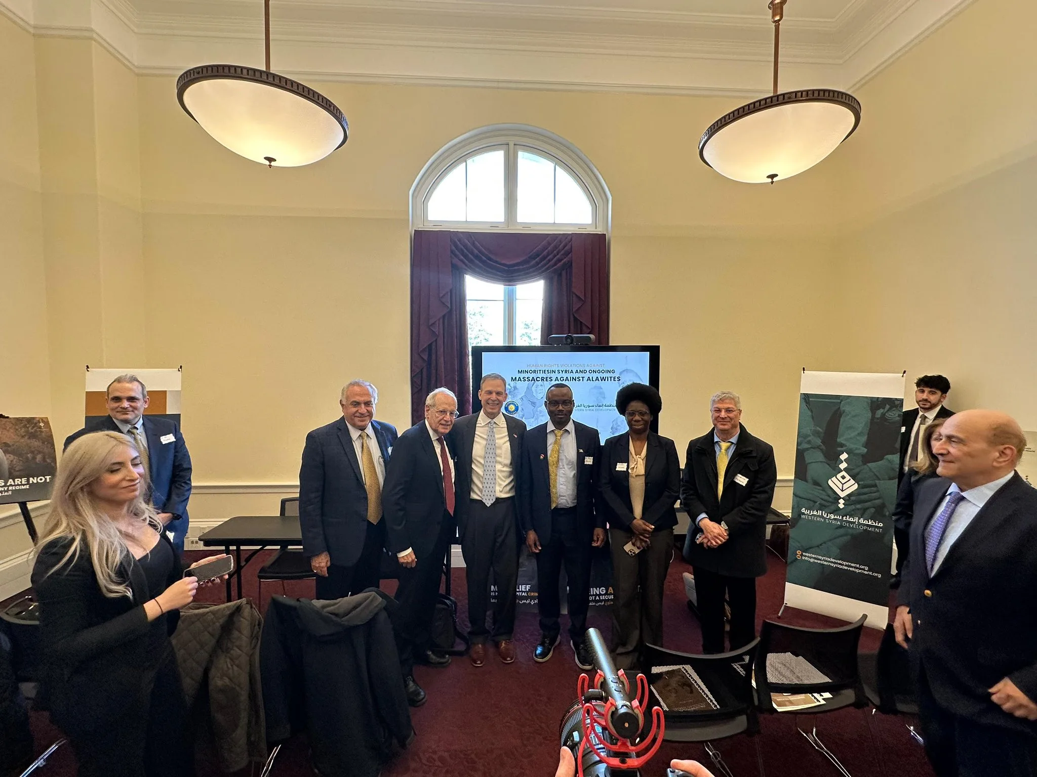 من بوابة "حماية الأقليات".. كيانات سورية تتلمّس طريقها في واشنطن 30 نون بوست