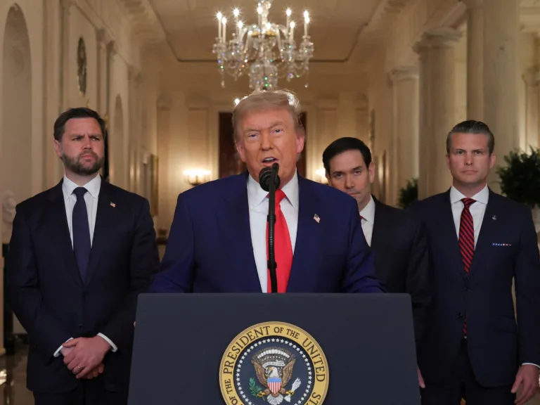 اللعب في الظلام: كيف تشكّل قرار الحرب على إيران؟