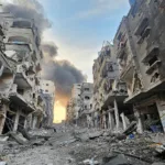 صورة تُظهر منازل ومبانٍ دُمرت في غارات إسرائيلية شمال قطاع غزة (رويترز)