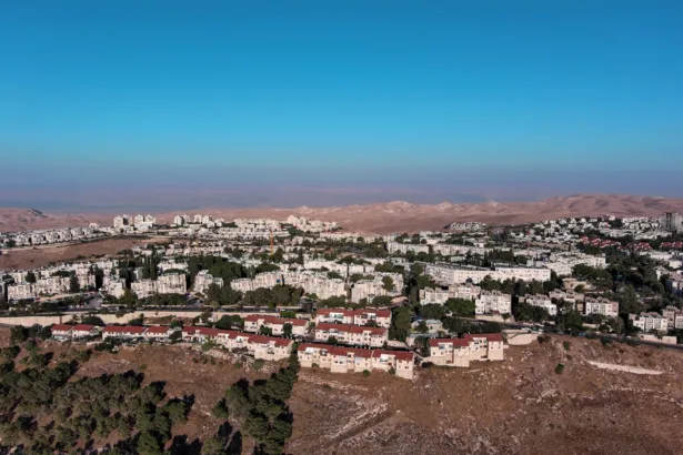 رغم القيود.. كيف تصل بضائع المستوطنات إلى الأسواق الدولية؟