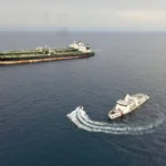 يتبع كثير من سفن "أسطول الظل" نمطًا يبدأ بظهورها على الرادار ثم اختفائها