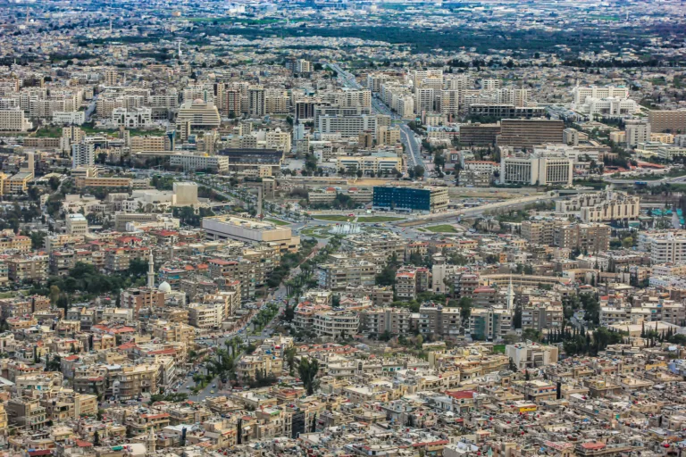 الغبار يعلو واجهات دمشق: أين تقف خطط الصيانة ضمن سلم الأولويات؟