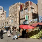 لم يعد السؤال فقط في اليمن كم يساوي الدولار بل هل يوجد نقد أصلًا؟