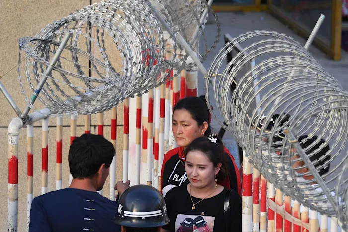 استراتيجية التذويب: كيف تُفكك الصين هوية الإيغور وثقافتهم؟ 32 نون بوست