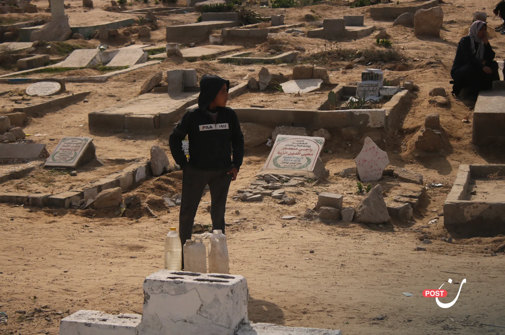 Amid the rubble and graveyards, Gaza’s children are forced into work to support their families 27 نون بوست