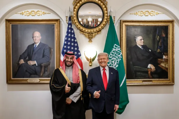 20% من الناتج القومي.. هل تنهي أتاوة ترامب الشراكة الخليجية الأمريكية؟