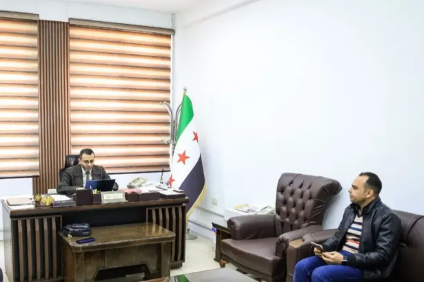 المفصولون بسبب الثورة.. هل تكفي العودة إلى الوظيفة لجبر الضرر؟