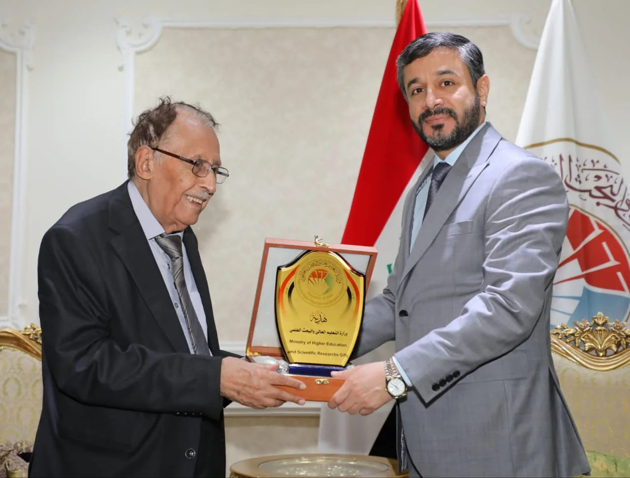 فاضل السامرائي.. شيخ النحو الذي أعاد للعربية دهشتها 28 نون بوست