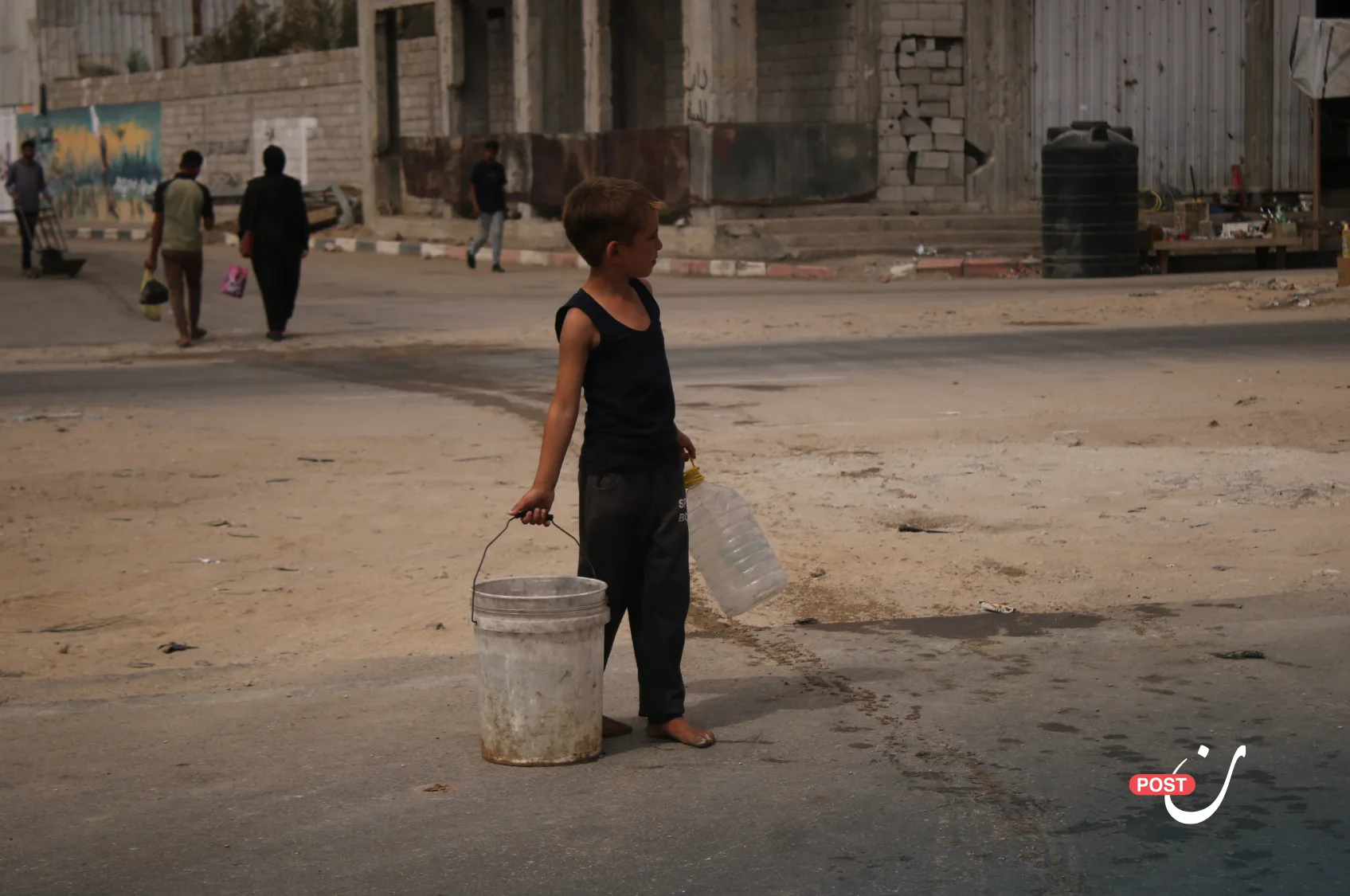 Amid the rubble and graveyards, Gaza’s children are forced into work to support their families 29 نون بوست
