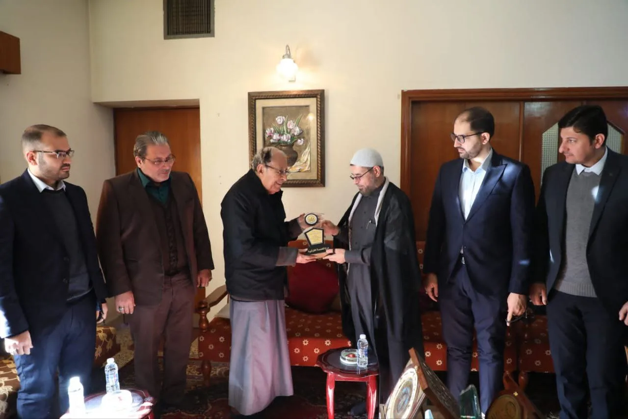 فاضل السامرائي.. شيخ النحو الذي أعاد للعربية دهشتها 26 نون بوست