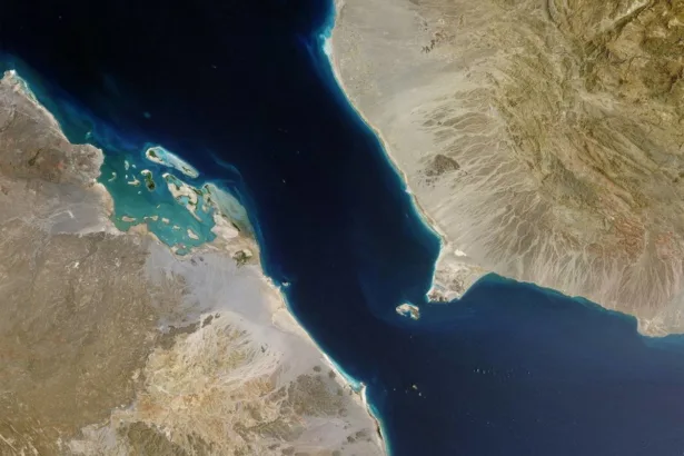 جزيرة تحت النار.. لماذا أصبحت “زُقَر” نقطة اشتباك استراتيجية بالبحر الأحمر؟