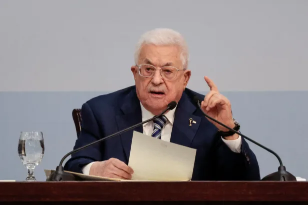 انتخابات بلا رئاسة.. لماذا فتح عباس صندوق الاقتراع الآن؟