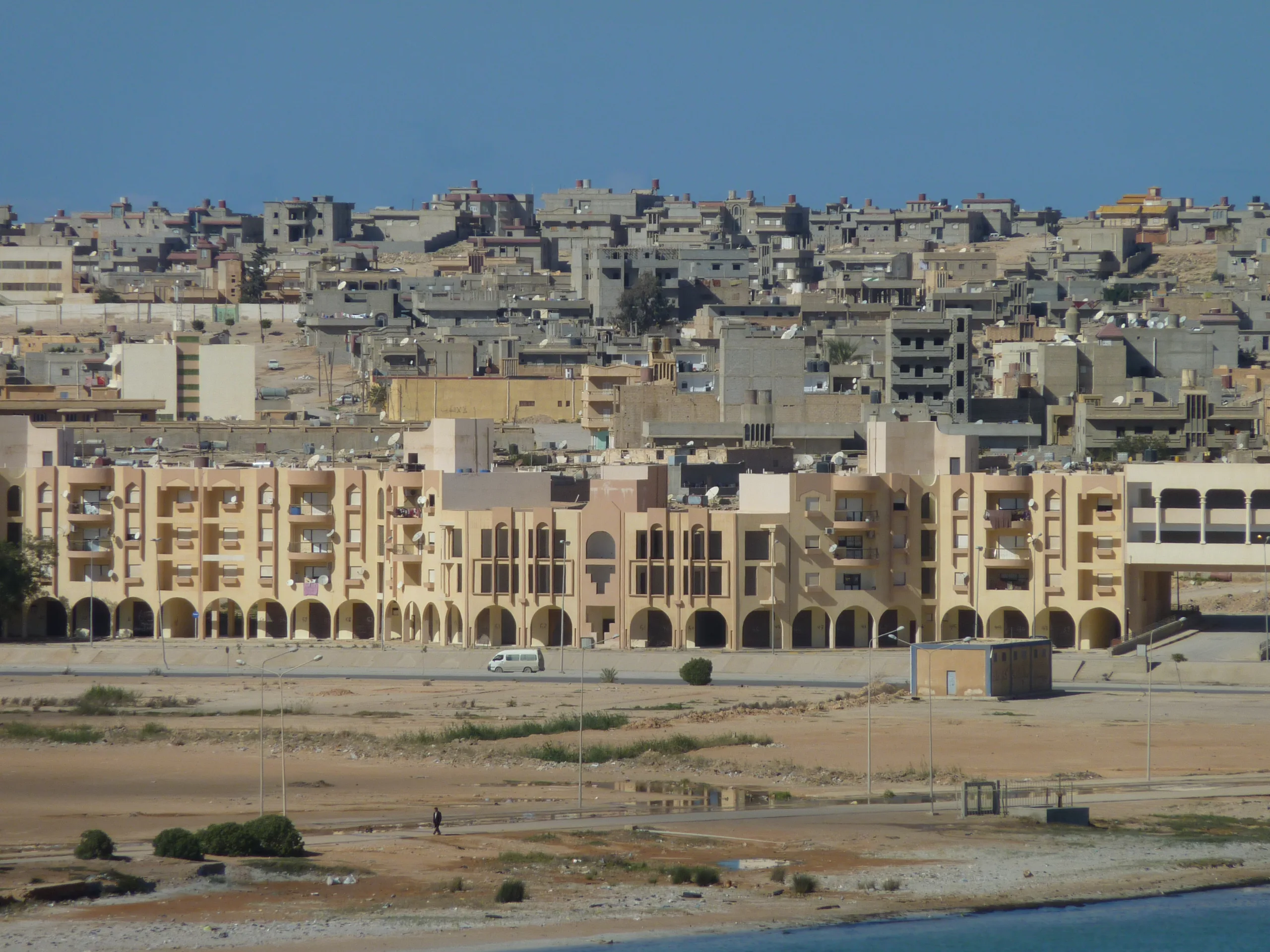 بوابة ليبيا الشرقية.. لماذا تتنافس القوى الدولية على طبرق؟ 30 نون بوست