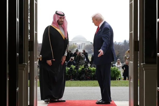 السعودية على أعتاب النادي النووي.. ما الثمن؟