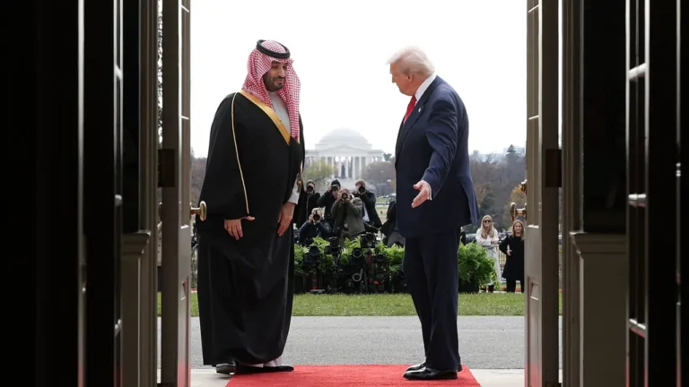 السعودية على أعتاب النادي النووي.. ما الثمن؟