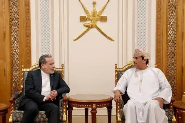 إيران تستهدف “صديقها الأخير” في الخليج.. هل تخسر طهران عُمان؟