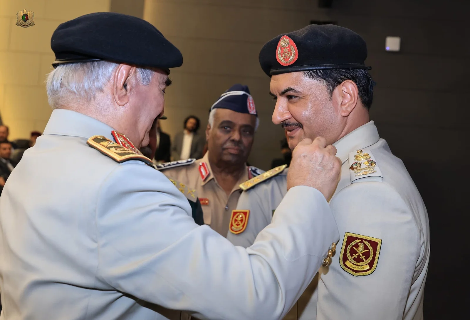 بعد اغتيال مدير الاستخبارات.. من يدير منظومة الأمن في شرق ليبيا؟ 26 من مراسم تعيين خليفة حفتر ابنه صدام نائبًا للقائد العام في 11 أغسطس/آب 2025