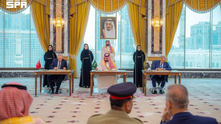 طهران أمام اتفاق مكة.. بين الاحتواء والتشكيك ومحاولة الانخراط