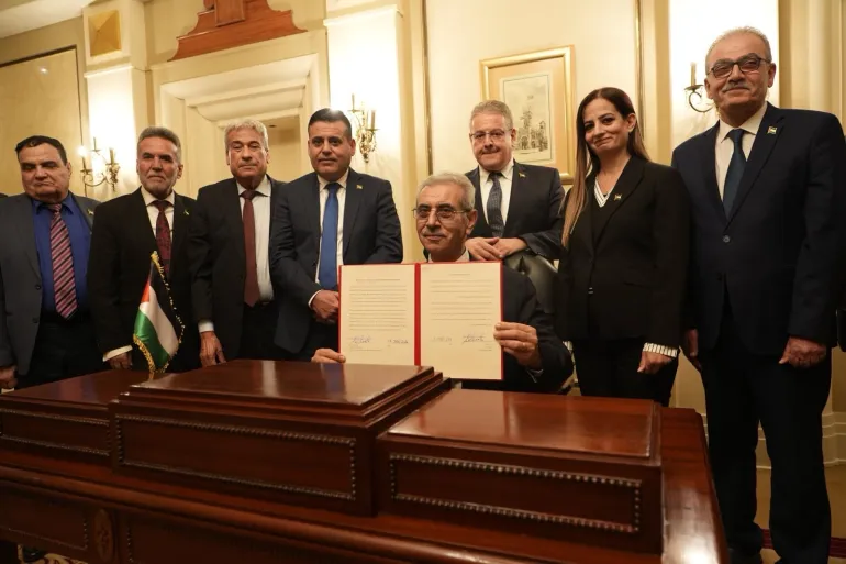 خريطة طريق غزة في 7 أسئلة.. كيف يُنزع سلاح الفصائل ومتى ينسحب الاحتلال؟ 26 رئيس وأعضاء اللجنة الوطنية لإدارة قطاع غزة، القاهرة