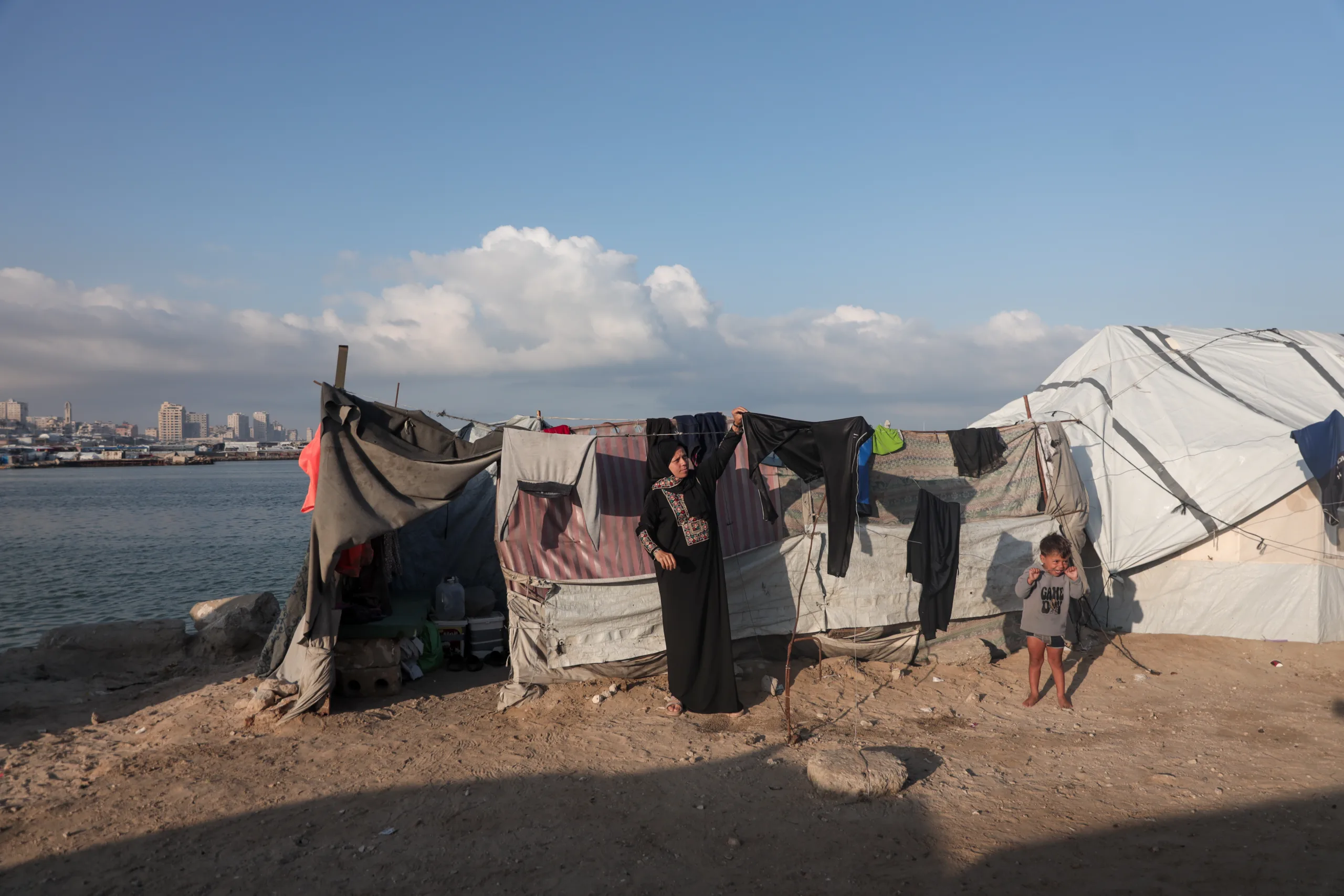 At the sea’s edge: Satellite images show tents for displaced Palestinians crowding Gaza’s coast 46 NoonPost