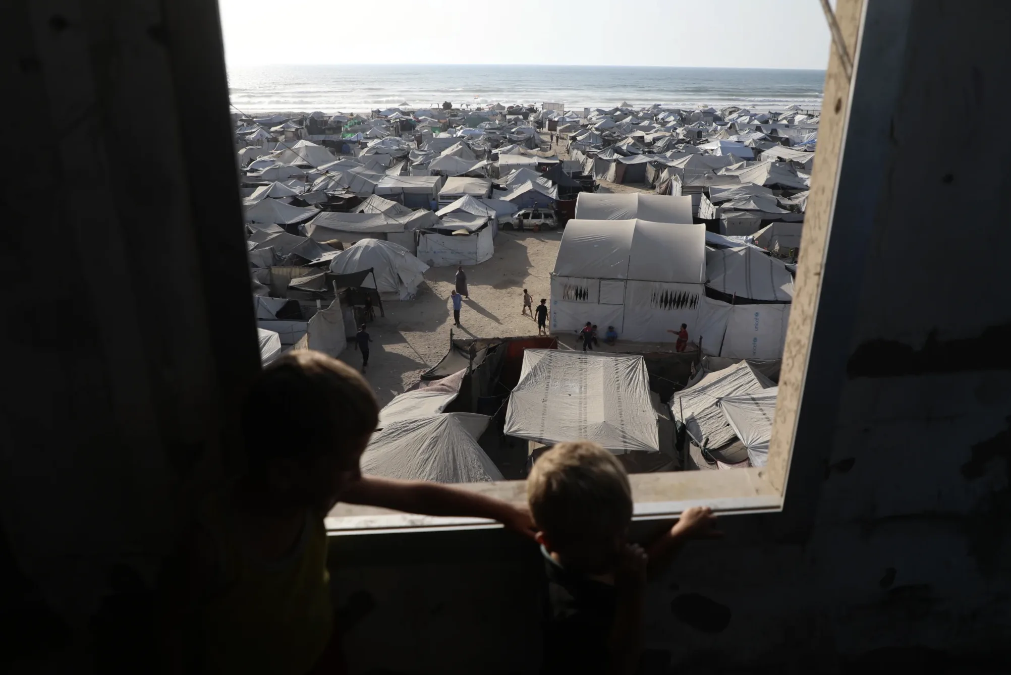 At the sea’s edge: Satellite images show tents for displaced Palestinians crowding Gaza’s coast 37 NoonPost