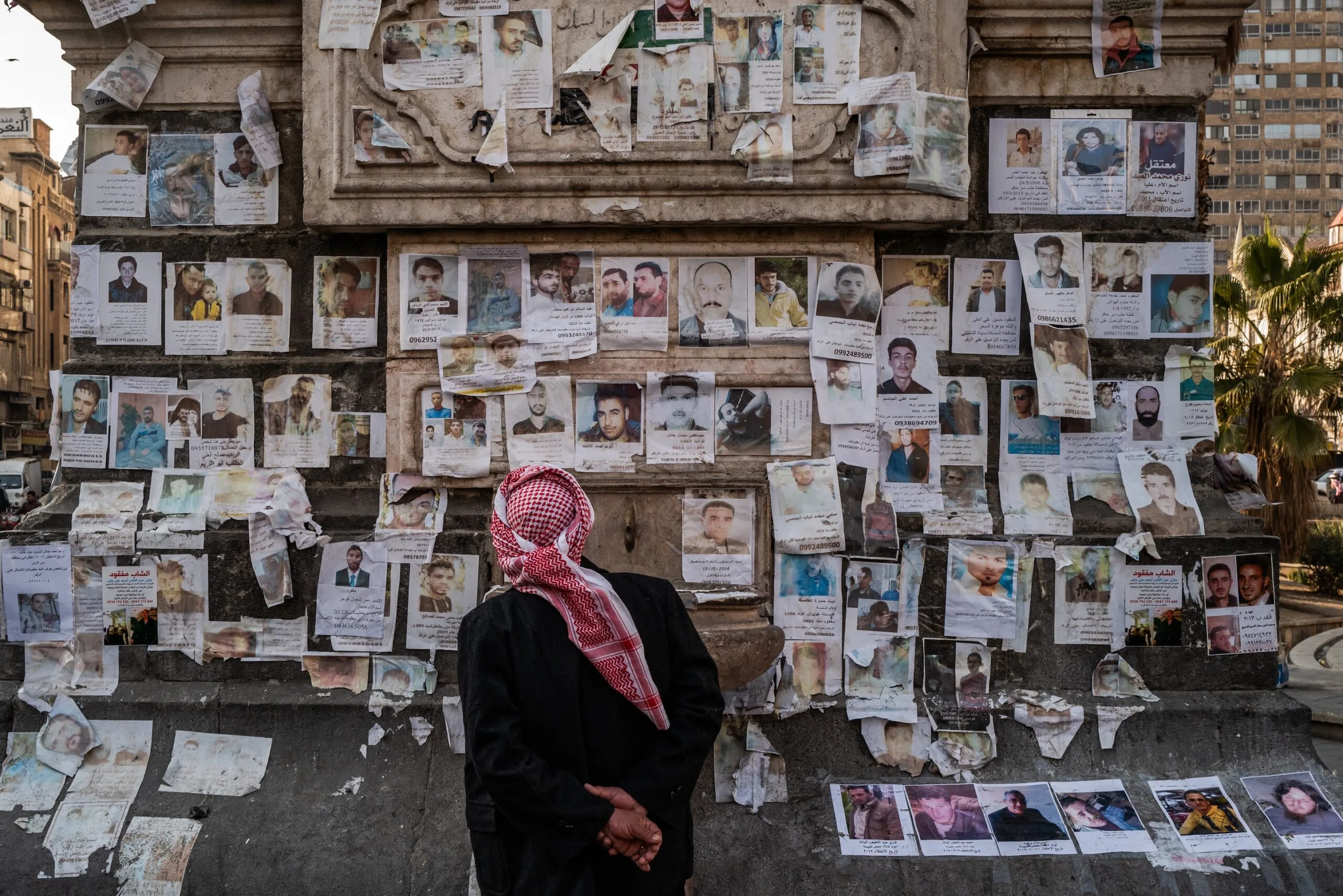 إرث مجمّد وعائلات معلّقة.. هل تنصف "شهادة الغياب" عائلات المفقودين؟ 33 نون بوست